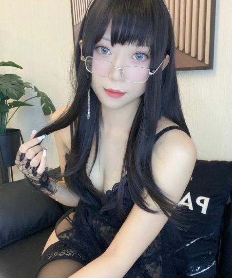 闺蜜张开腿让我爽了一夜